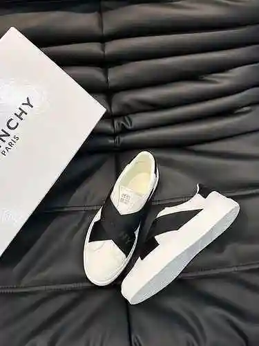 Zapato de hombre Givenchy Código: 0520B40 Talla: 38-44