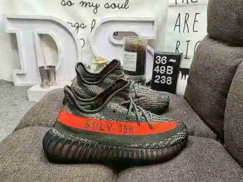 La serie explosiva auténtica a nivel de empresa 238D Adidas Yeezy 350 Boost V2 debutó y expuso los p