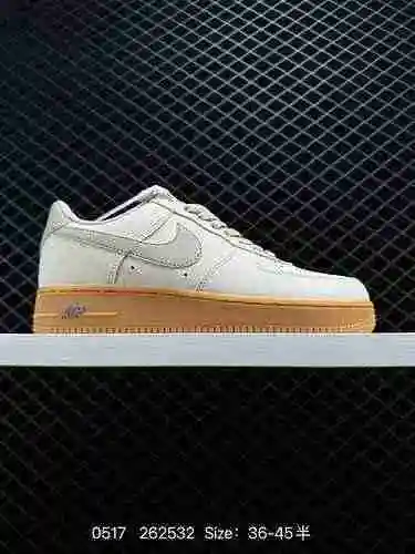 6 Nike Air Force&# x27; 7 zapatillas casuales Air Force One de caña baja. El rendimiento de amor
