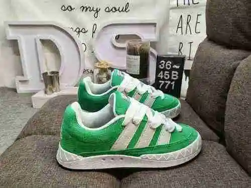 El grandioso diseño japonés y coreano de los zapatos panda del equipo 771 Dadidas no choca con la ap