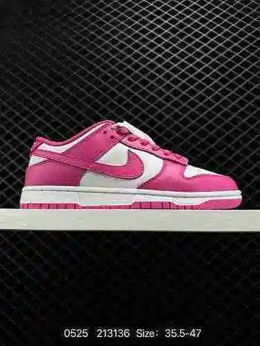 La serie 8 de zapatos de tabla Nike SB Zoom Dunk Low Rose Red presenta un zapato de tabla deportivo 