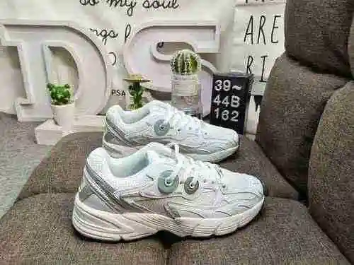 162Zapatilla ASIR retro Astir original de una sola pieza de Dadidas inspirada en los estilos de corr