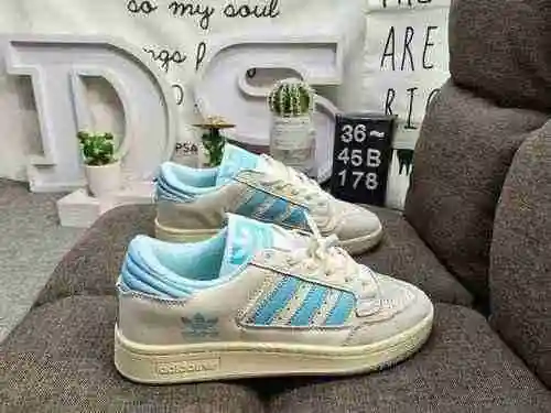 178DAdidas Forum 84 Zapatillas informales de moda, versátiles y de corte bajo. Basado en la aparienc