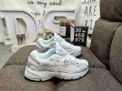 El zapato ASIR retro de una sola pieza Astir original de 678 Dadidas está inspirado en los estilos d