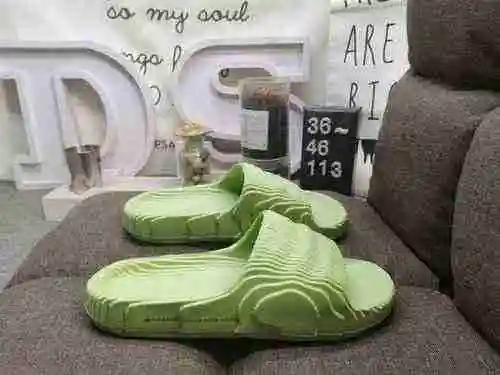 Zapatillas de hombre 113D, nuevos zapatos de playa, calzado deportivo informal para nadar