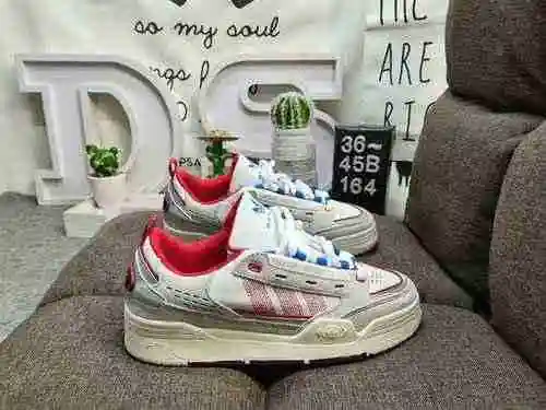 164DAdidas Originales ADI2000&# x27; CNY&# x27; Los zapatos clásicos, basados ​​en los zapat