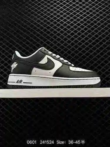 2 Zapatillas informales Nike Air Force '7 Air Force One de caña baja. El rendimiento de amortiguació