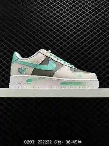 6 Nike Air Force Low 7 Horma original Fabricada con cartón original para crear una versión Pure Air 
