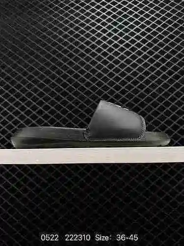 La pieza versátil Nike W BENASI STUSSY tiene un altísimo contenido tecnológico. Para las series de z