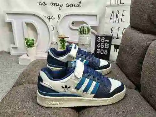 241D308DAdidas Forum 84 Zapatillas casual bajas, versátiles y de tendencia. Basado en la apariencia 
