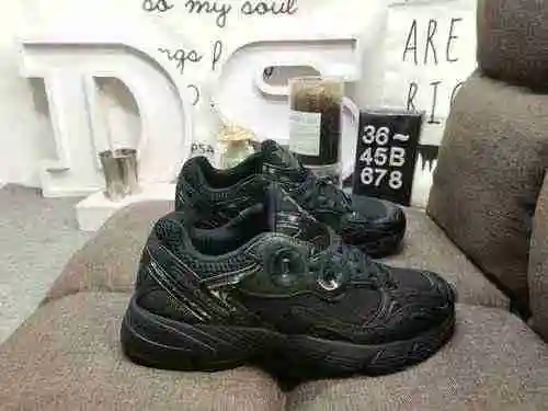 El zapato ASIR retro de una sola pieza Astir original de 678 Dadidas está inspirado en los estilos d