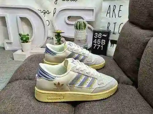 771DAdidas Forum 84 Low Zapatillas casual de moda, versátiles y de corte bajo. Basado en la aparienc