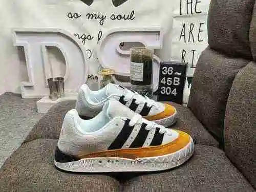 El grandioso diseño japonés y coreano de los zapatos panda del equipo 304Dadidas no choca con la apa