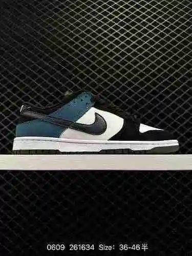 7 Nike Dunk Low "Industrial Blue" Industrial Blue Este zapato presenta los clásicos blanco