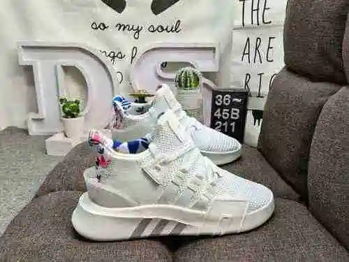 ¡Original oficial 211D! ¡Producción 1:1! ¡Suela combinada de hierba de tres hojas auténtica Adidas E