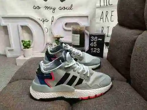 123DAdidas Nite Jogger 2019 Boost Bar Code Jackson Wang respalda la parte superior tejida y transpir