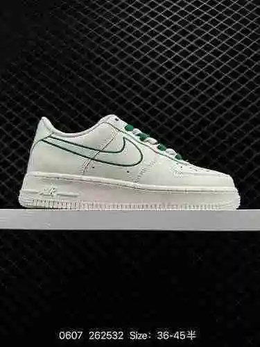 6 Nike Air Force&# x27; 7 zapatos deportivos casuales Air Force One. Logotipo de serie verde cla