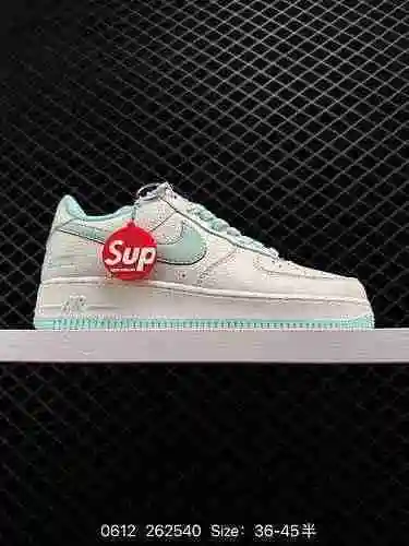 2 Corporate Zapatilla casual Nike Air Force Low Air Force One AF de caña baja. El rendimiento de amo