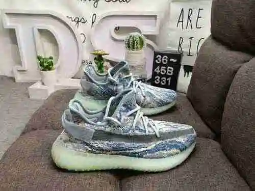 331DAdidas Yeezy 350 Boost V2 Exposición inicial Comercio exterior Orden designada por el cliente Te