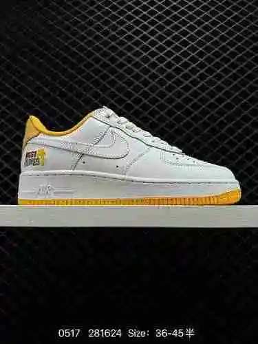 2 Nike Air Force&# x27; 7 zapatillas casuales Air Force One de caña baja. El rendimiento de amor