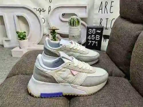 La nueva zapatilla clásica de corte bajo RETROPY F2 M con suela gruesa de trébol de nivel empresaria