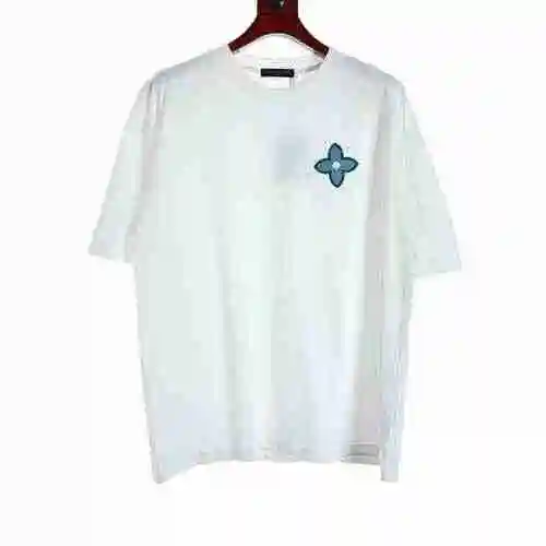 Camiseta manga corta bordado flores cruzadas</span>