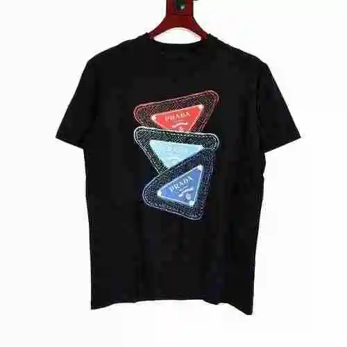 Manga corta con estampado triangular apilado</span>