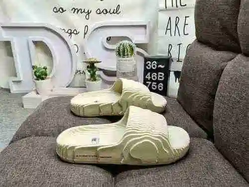 Zapatillas de hombre 758D, nuevos zapatos de playa, calzado deportivo informal para nadar