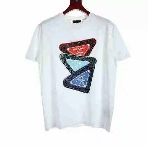 Manga corta con estampado triangular apilado</span>