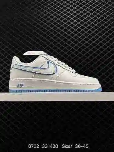 Zapatilla casual Nike Air Force '7 PRM Air Force One 3M de caña baja. El rendimiento de amortiguació