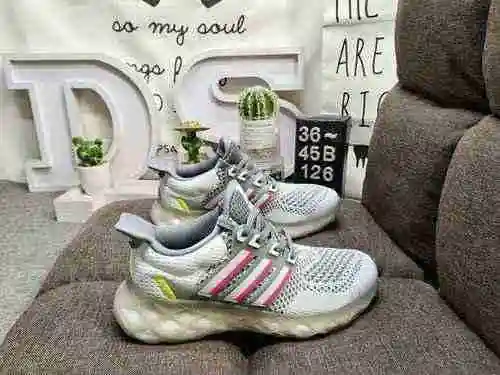 126D Adidas Ul TRABOOST WEB NDA Nuevas zapatillas para correr con absorción de impactos tipo palomit