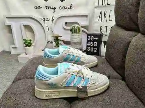 362DAdidas Forum 84 Low Zapatillas casual de moda, versátiles y de corte bajo. Basado en la aparienc