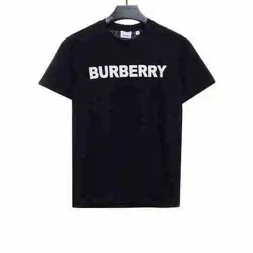Burberry Classic manga corta con estampado de letras de una hilera</span>