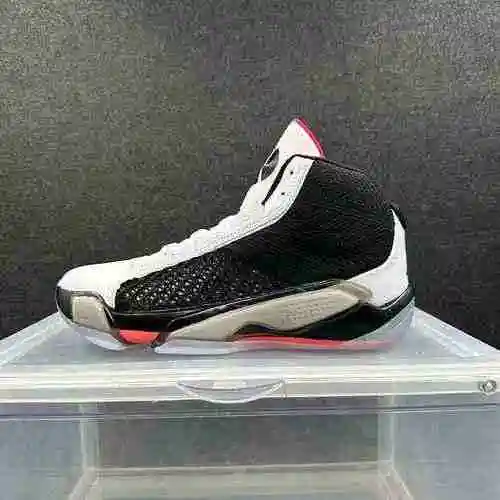 Jordan 38th Generation Negro, Blanco, Rojo 40-46