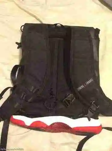 mochila con suela jordan 11