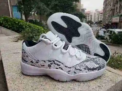 AJ11jordan Dan 11.ª generación de corte bajo con patrón de serpiente blanca 40-47
