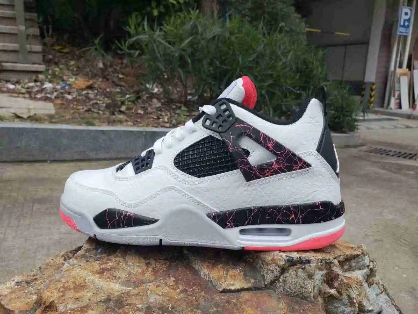 AJ4手搞.webp
