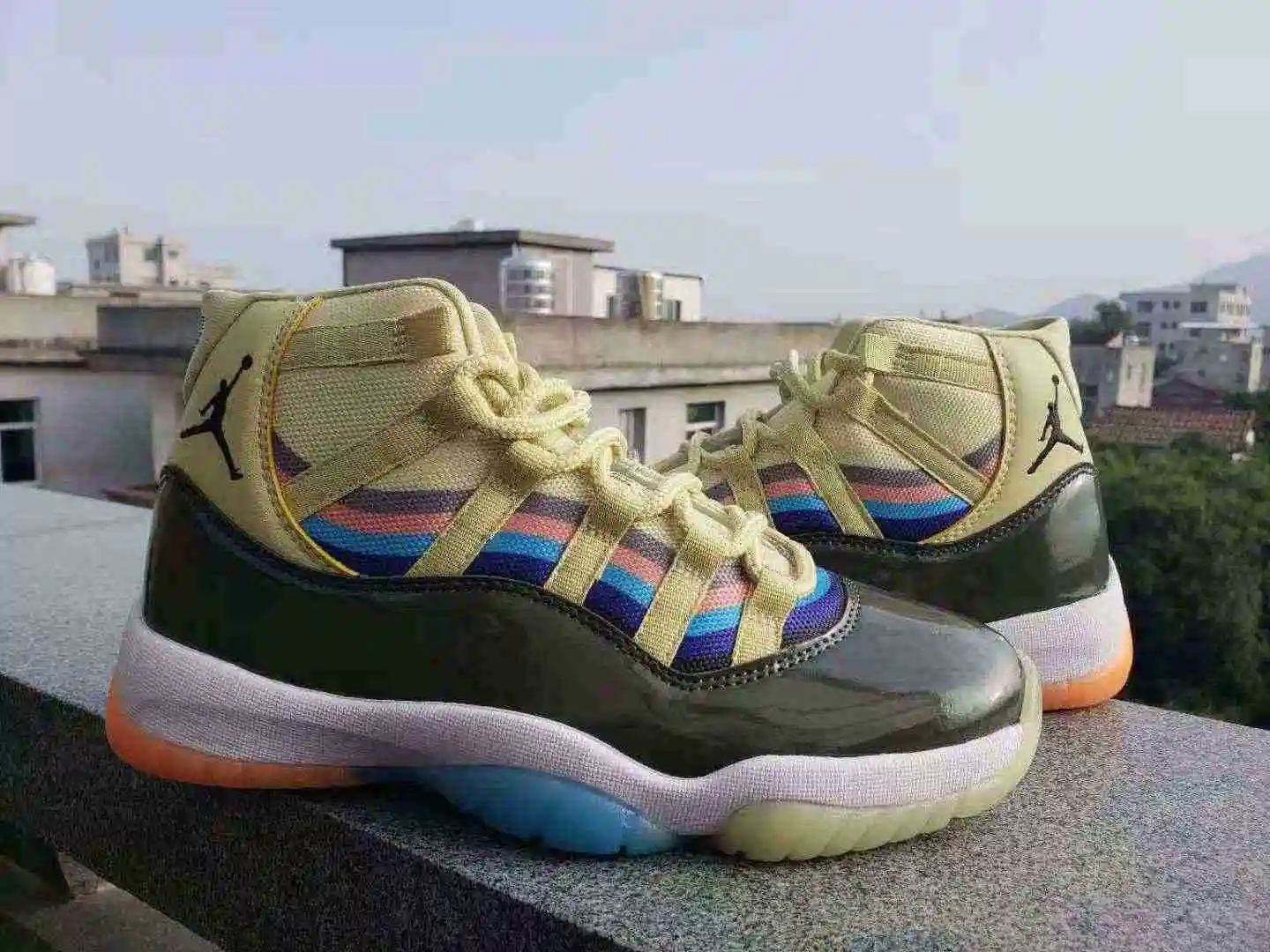 AJ11七彩2.webp