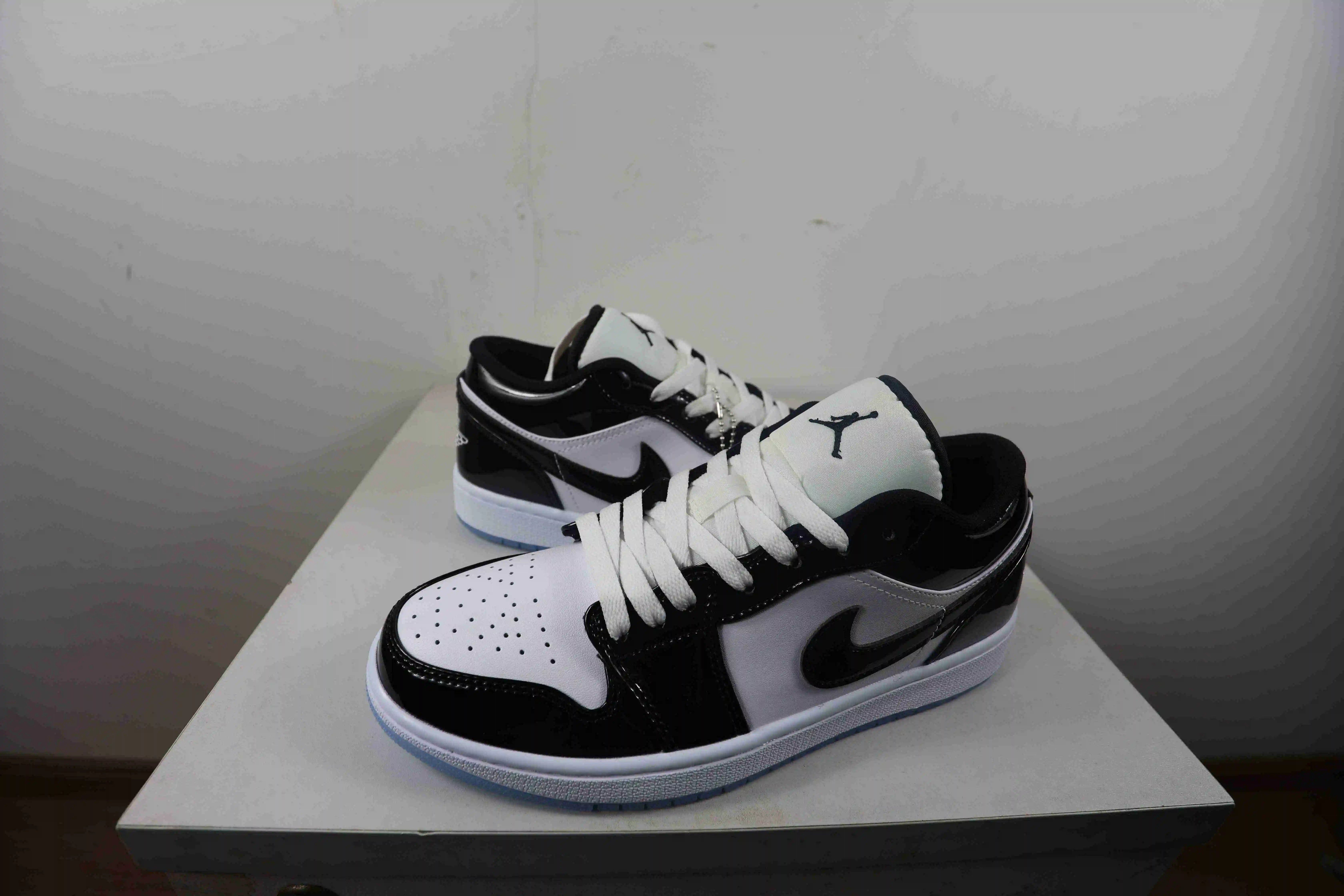 漆皮黑白36-46