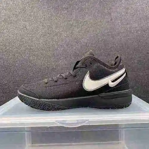 Nuevo Blanco y Negro 40-46