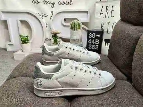¡Colaboración creativa de reproducción a nivel de empresa 362D! Reigning Champ x Adidas Stan Smith, 