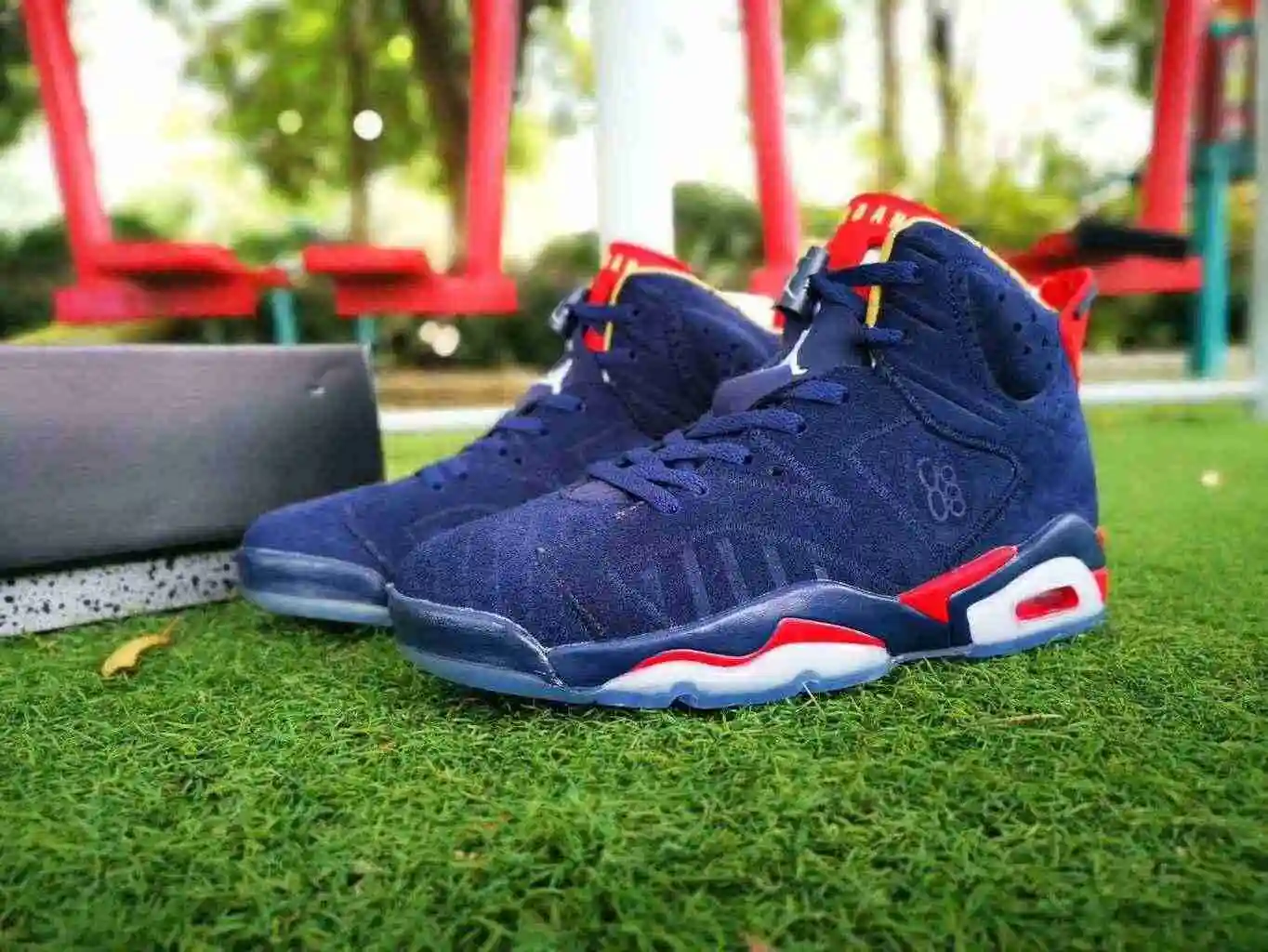 Air Jordan 6 慈善 (4).webp