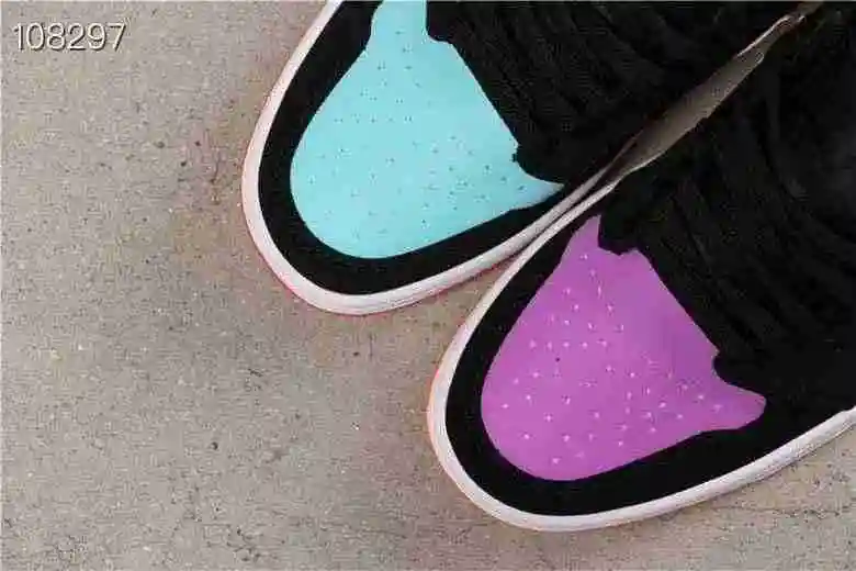Air Jordan 1 LOW 乔1中帮黑鸳鸯彩勾  (5).webp