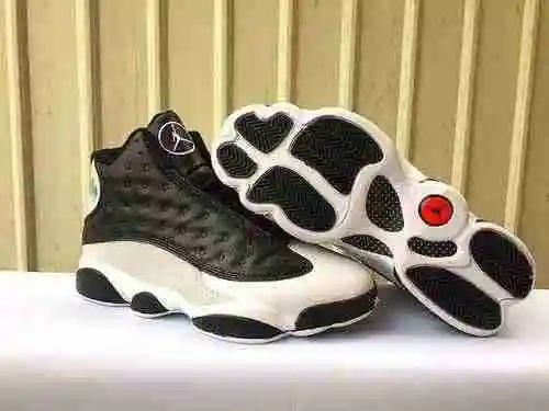 JORDAN13 Baloncesto amoroso en blanco y negro: 41-47