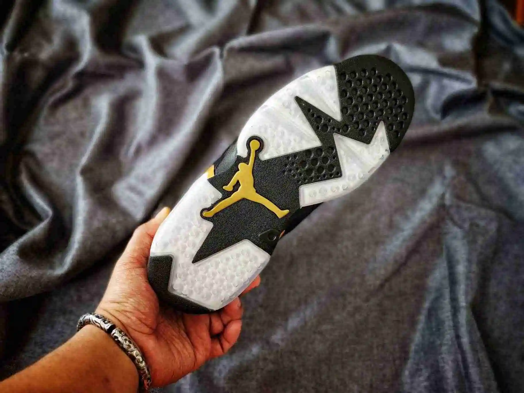 Air Jordan 6 黑金高品质 40-----47带半吗 (2).webp