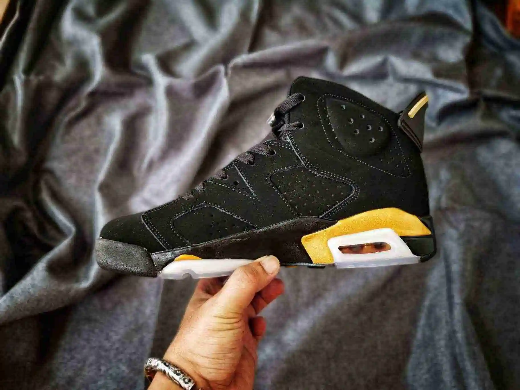 Air Jordan 6 黑金高品质 40-----47带半吗 (1).webp
