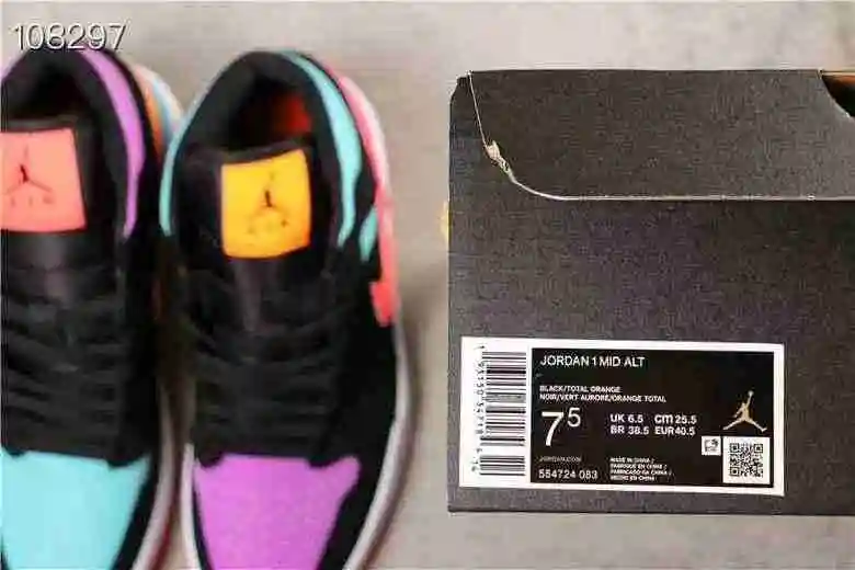 Air Jordan 1 LOW 乔1中帮黑鸳鸯彩勾  (8).webp