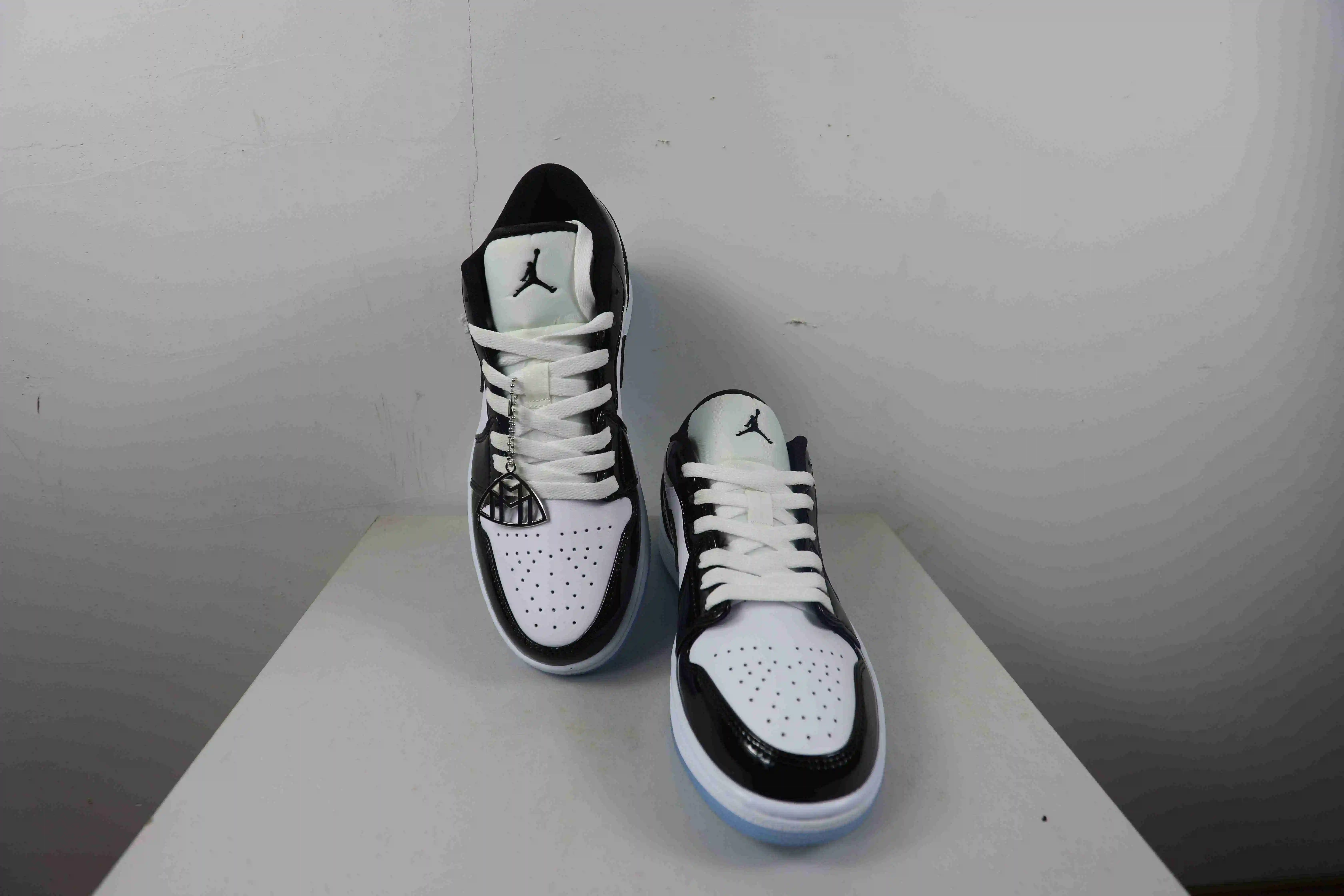 漆皮黑白36-46