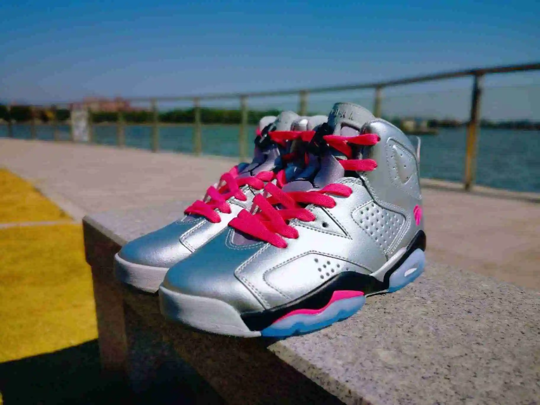 Air Jordan 6  情人节女鞋36 36.5 37.5 38 38.5 39 40 41 42 43 (4).webp