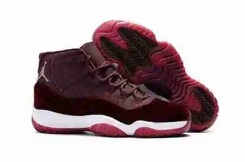 La versión oficial correcta del terciopelo jordan11 está impresa con 40-47